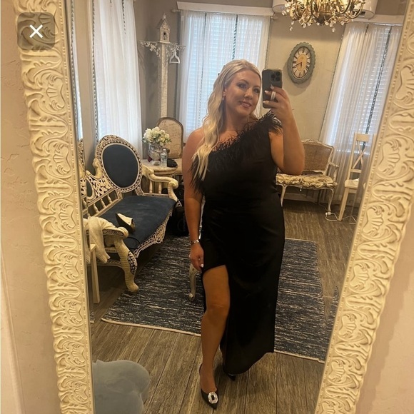 Mac Duggal FEATHER TRIM ONE SHOULDER DRAPED DRESS in black size 8. NEW $298 - Picture 5 of 11